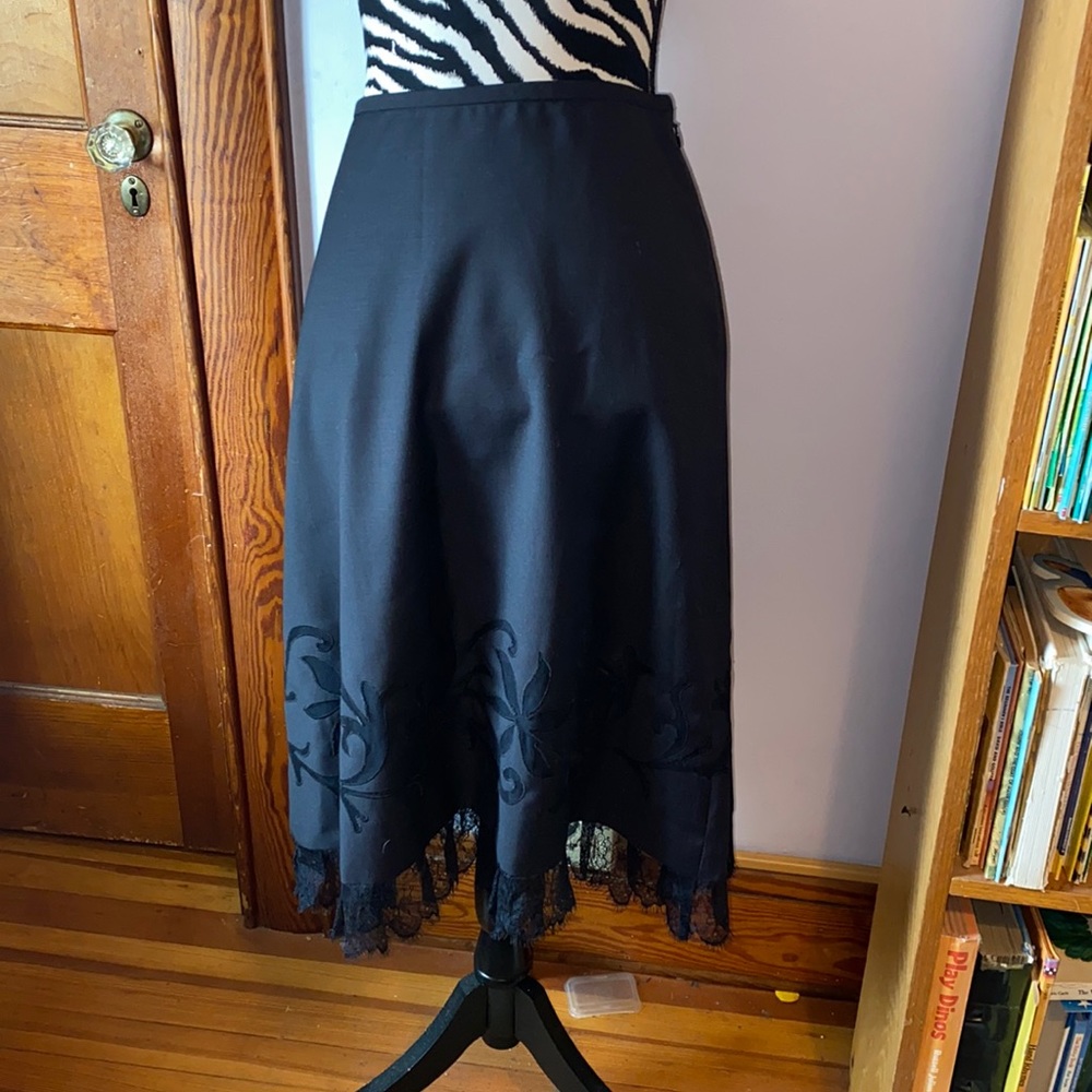 Loft black floral and lace skirt size 10P NWT